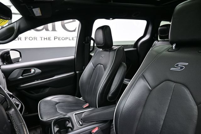 Used 2019 Chrysler Pacifica Limited w/ S Appearance Package FWD image 10