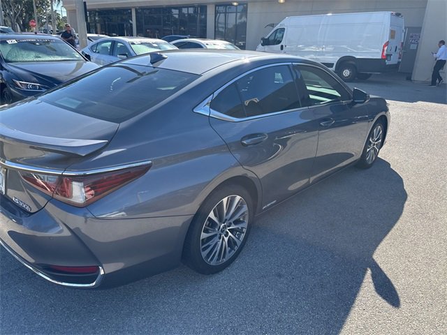 Used 2020 Lexus ES 300h w/ Premium Package image 6