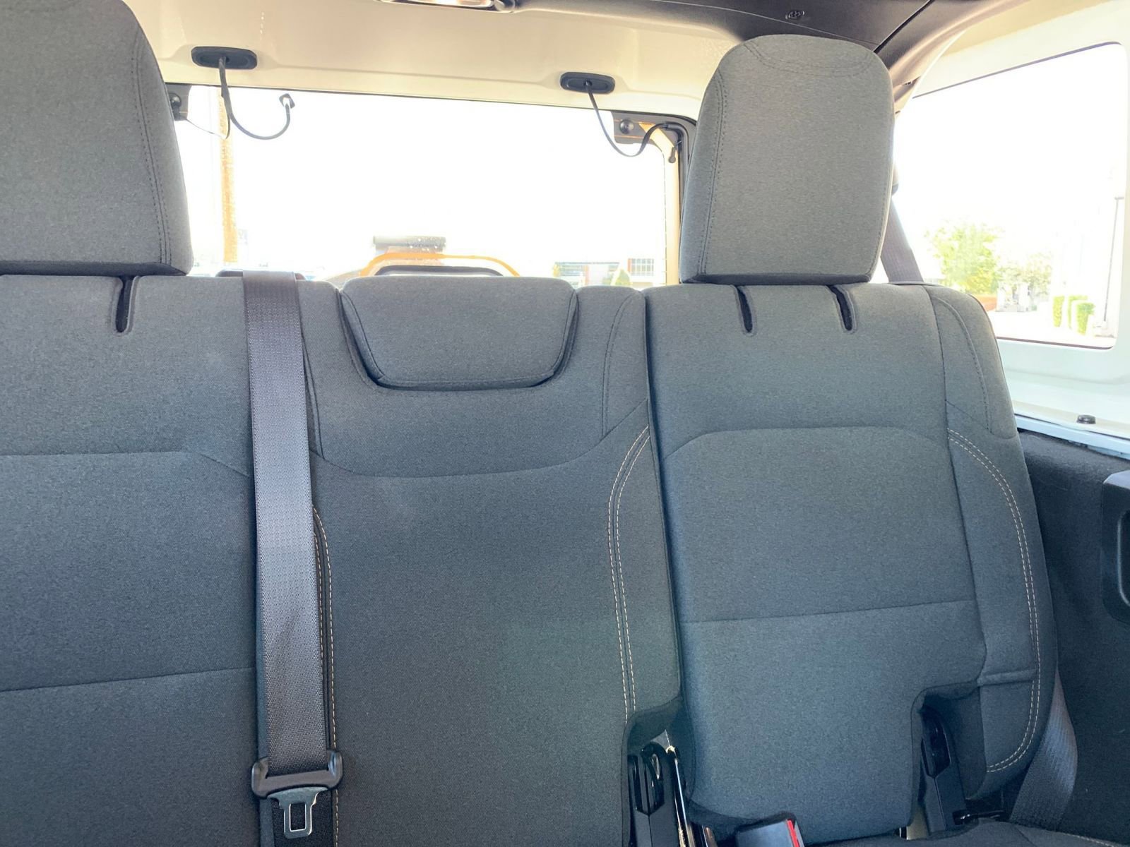 Used 2025 Jeep Wrangler Sahara image 36