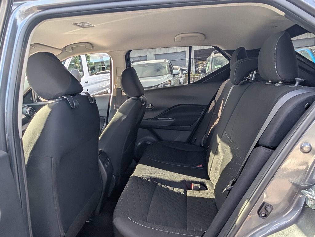 Used 2023 Nissan Kicks SV image 12