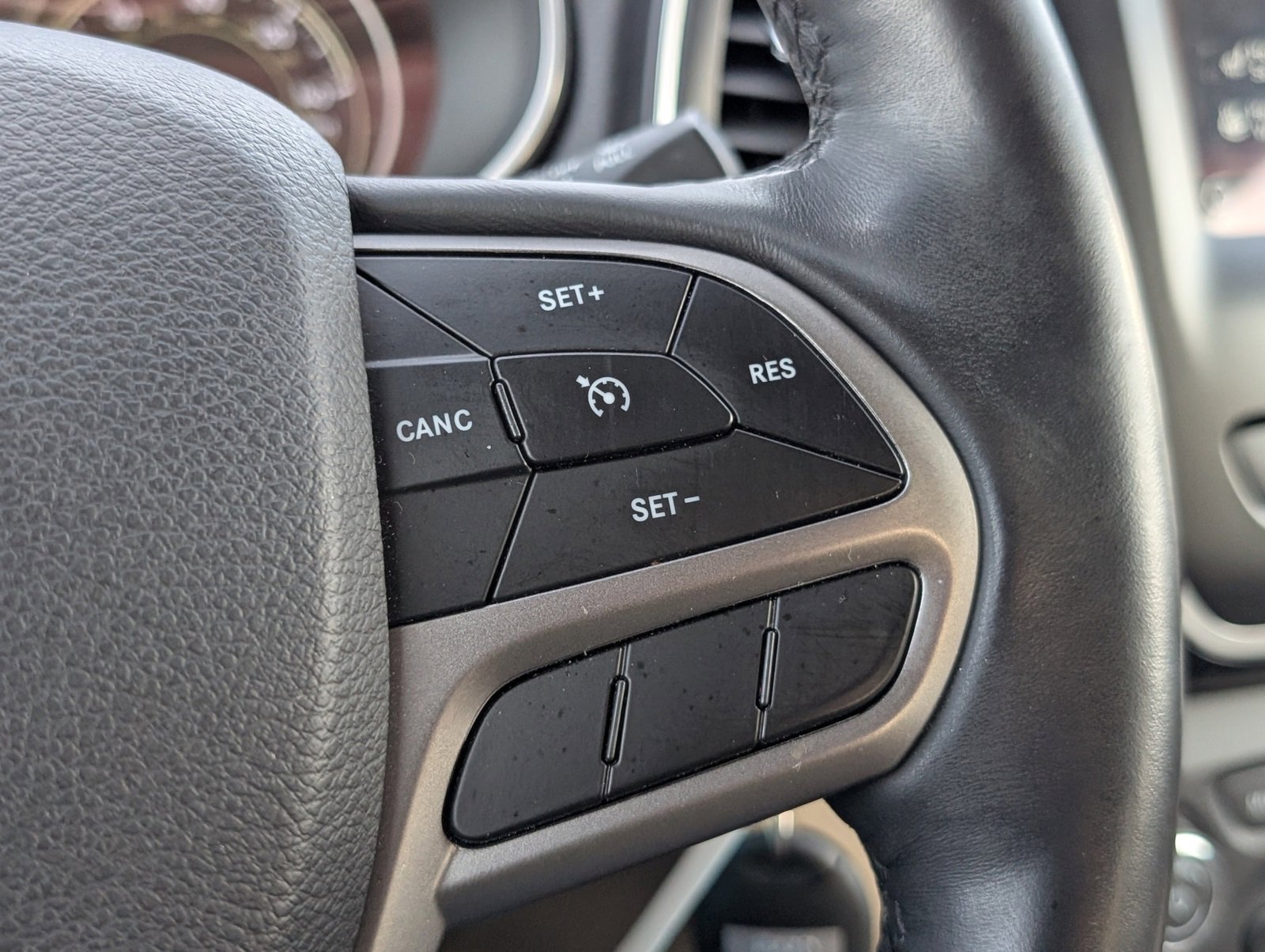 Certified 2019 Jeep Cherokee Latitude w/ Cold Weather Group image 24