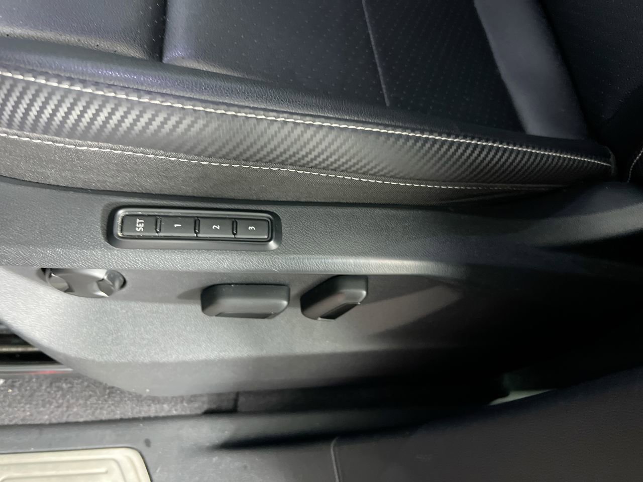 Used 2021 Volkswagen Atlas Cross Sport SEL FWD image 13