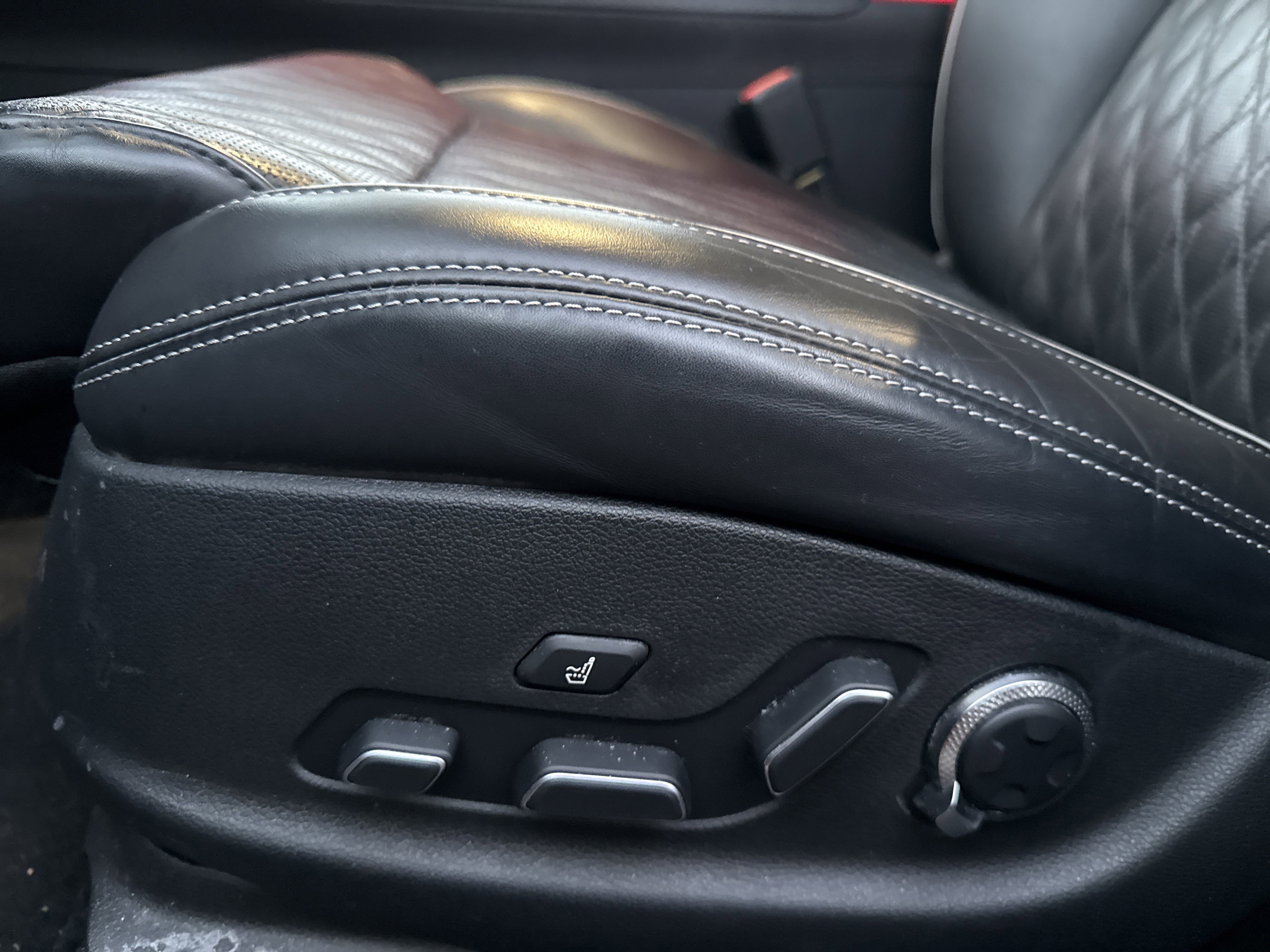 Used 2023 Genesis GV70 3.5T Sport w/ Sport Prestige Package image 9