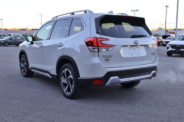Used 2022 Subaru Forester Touring AWD/4WD image 5