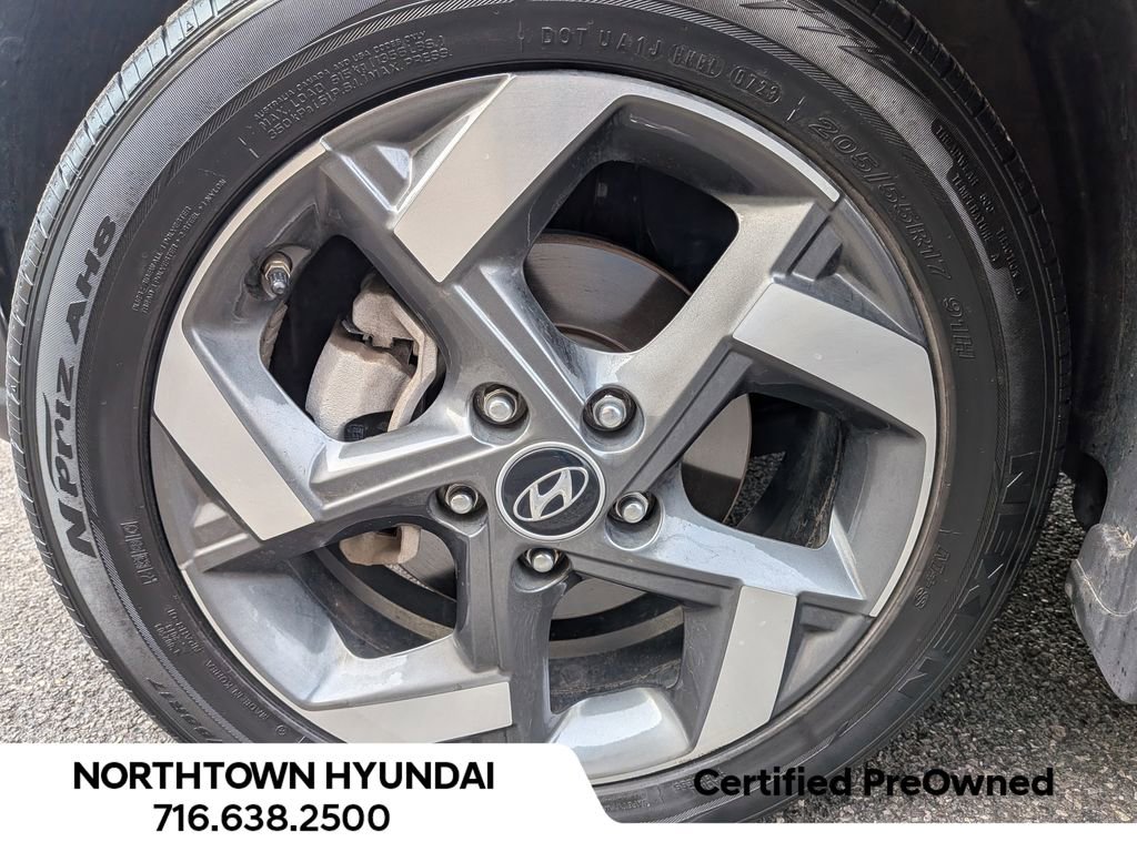 Used 2023 Hyundai Venue Limited image 40