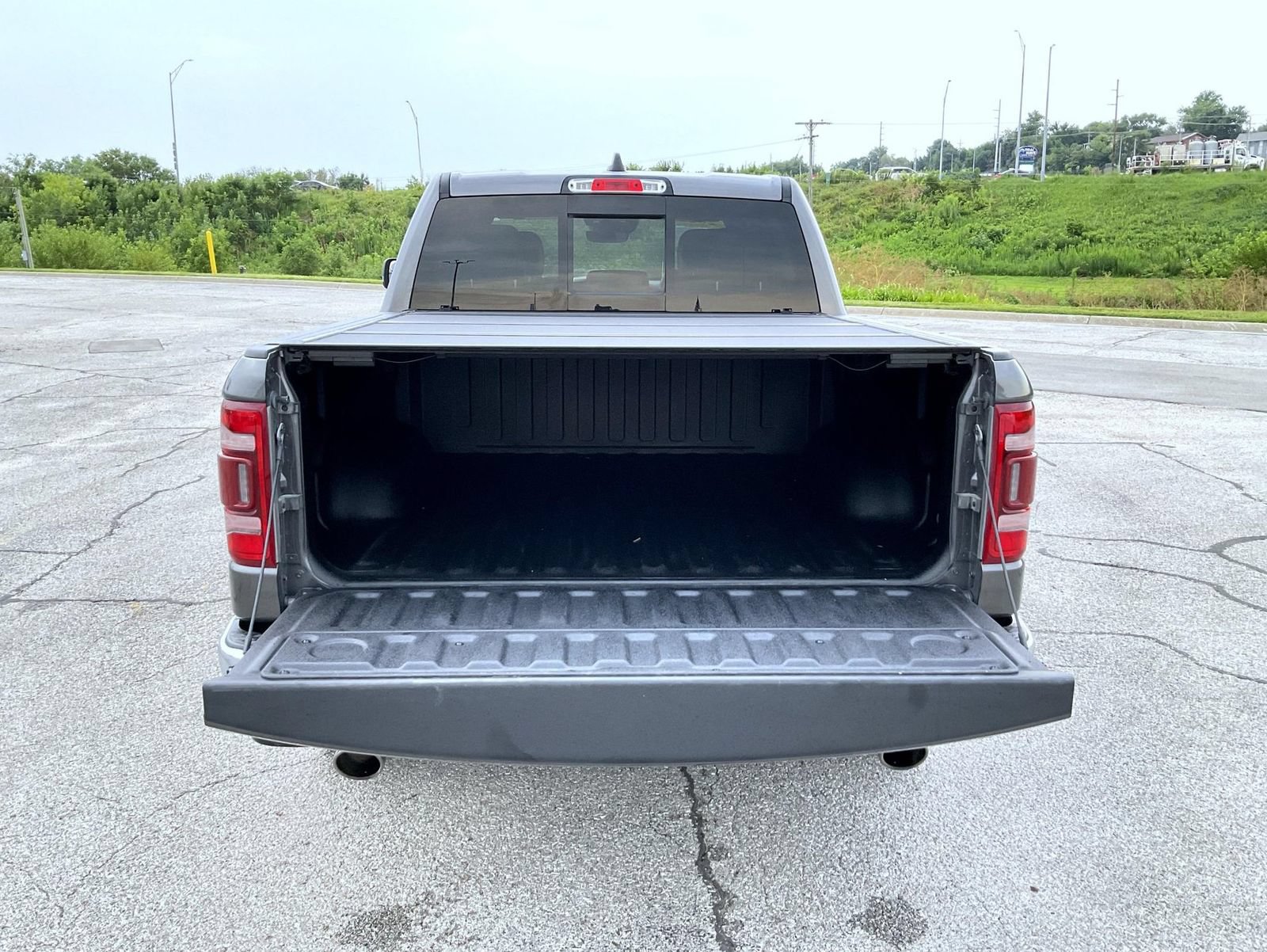 Used 2023 RAM 1500 Laramie AWD/4WD image 21