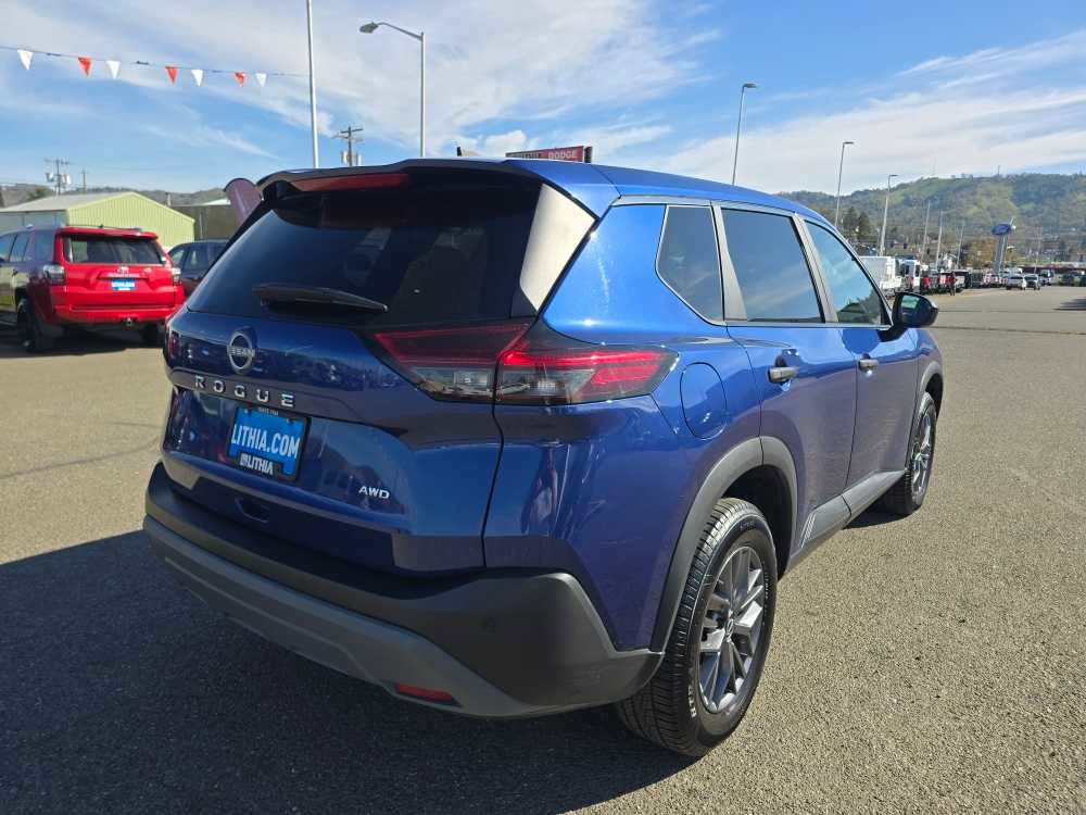Used 2023 Nissan Rogue S AWD/4WD image 5