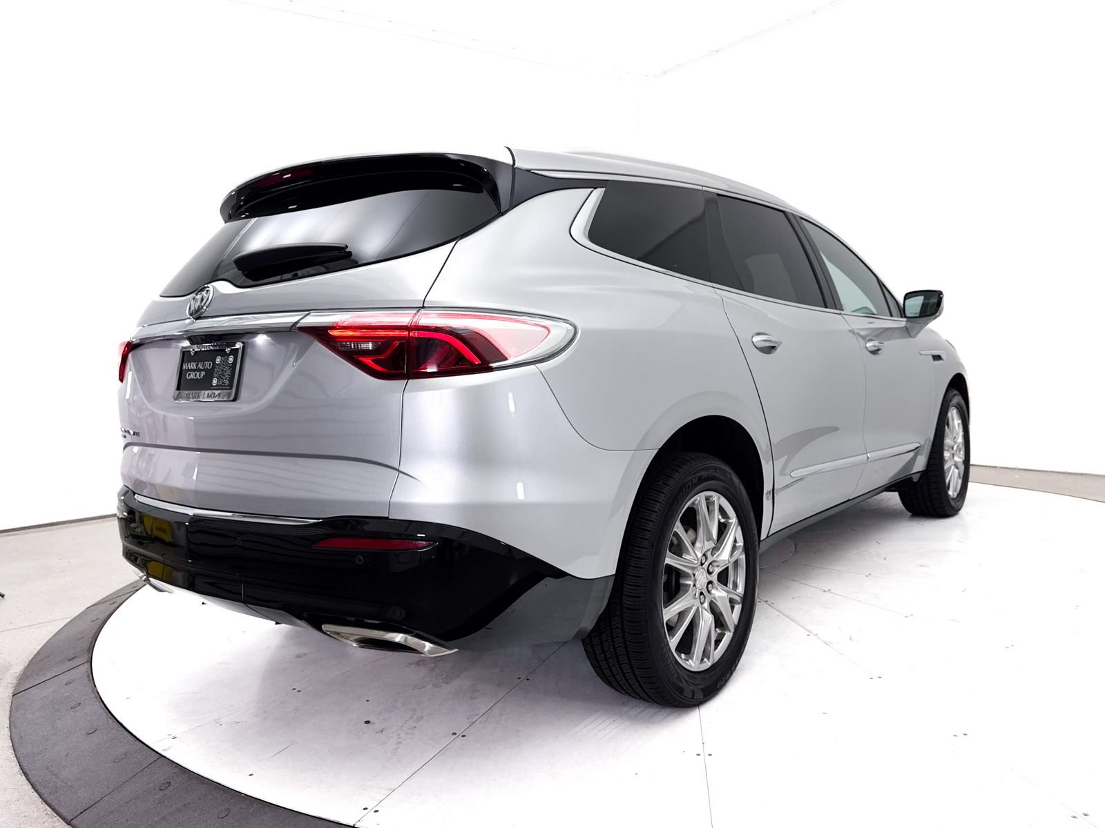Used 2022 Buick Enclave Premium AWD/4WD image 18