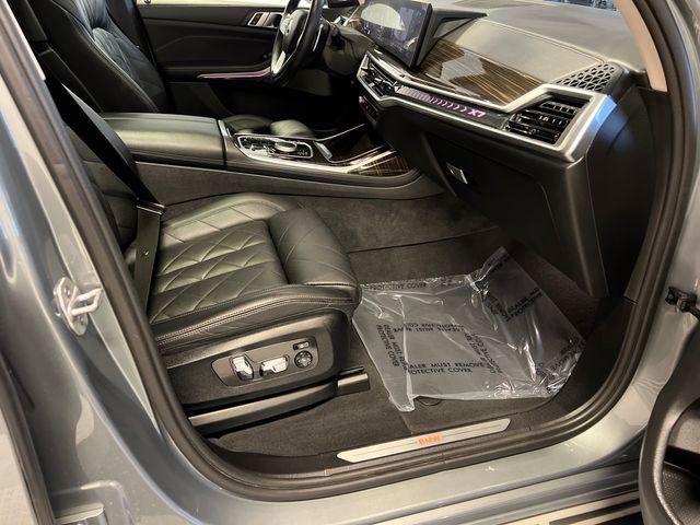 Used 2024 BMW X7 xDrive40i image 11