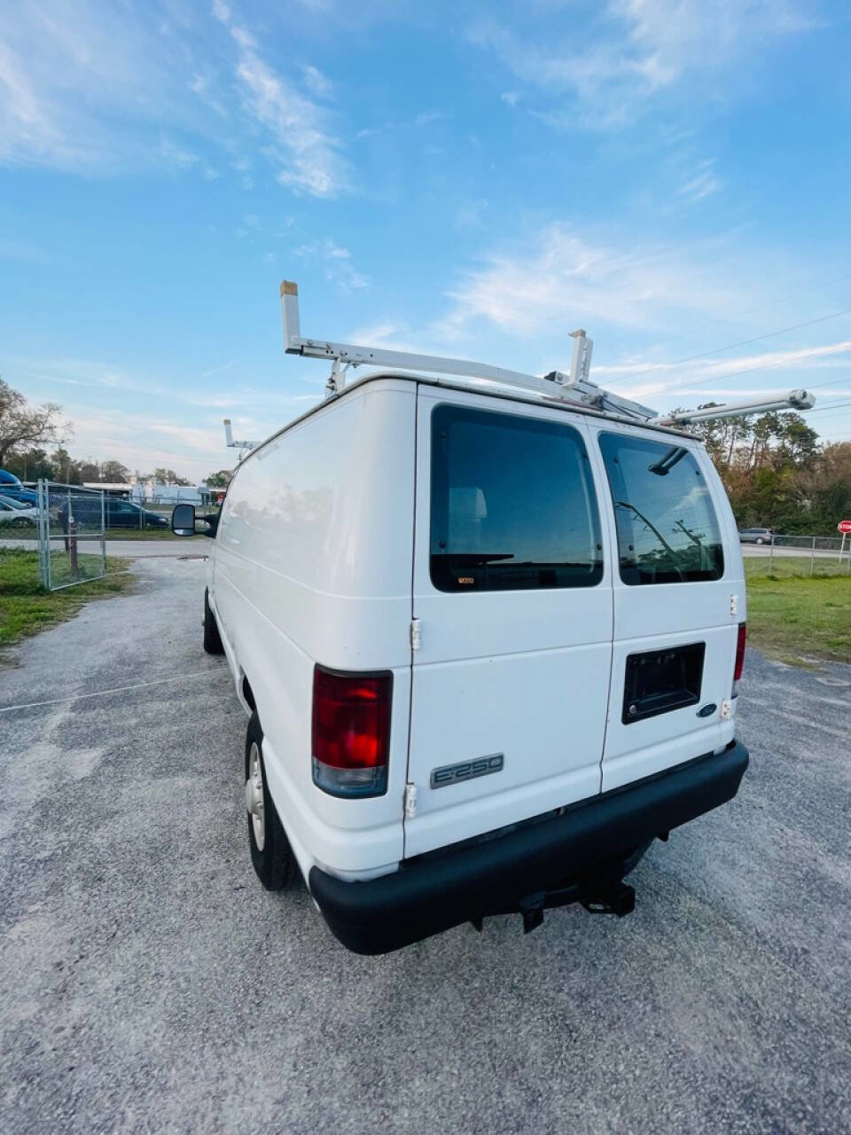 Used 2008 Ford E-250 and Econoline 250 image 8