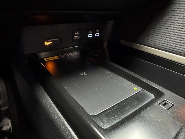 Used 2025 Toyota Camry SE image 18