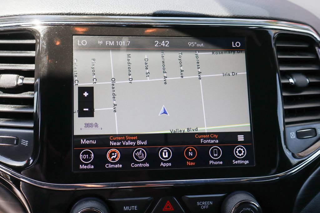 Used 2021 Jeep Grand Cherokee Laredo X RWD image 34