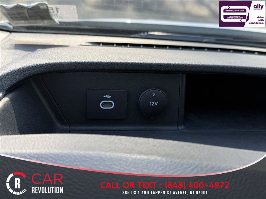 Used 2023 Ford Transit 250 Medium Roof image 19