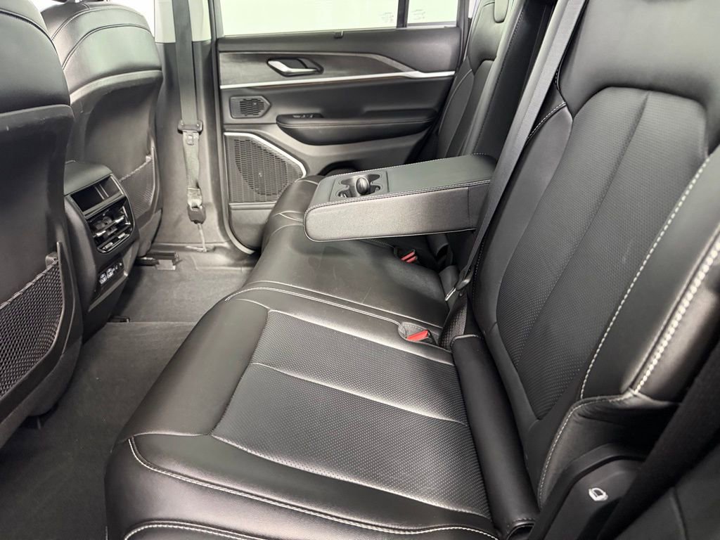 Used 2022 Jeep Grand Cherokee Limited 4xe w/ Luxury Tech Group II image 28