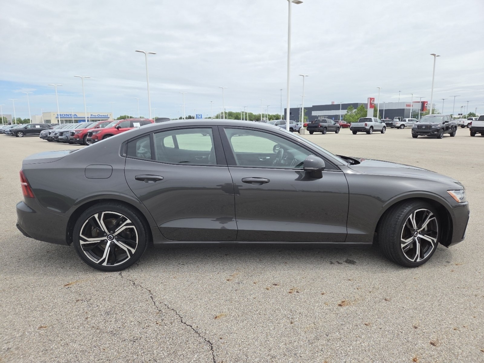 Used 2024 Volvo S60 B5 Plus FWD image 18