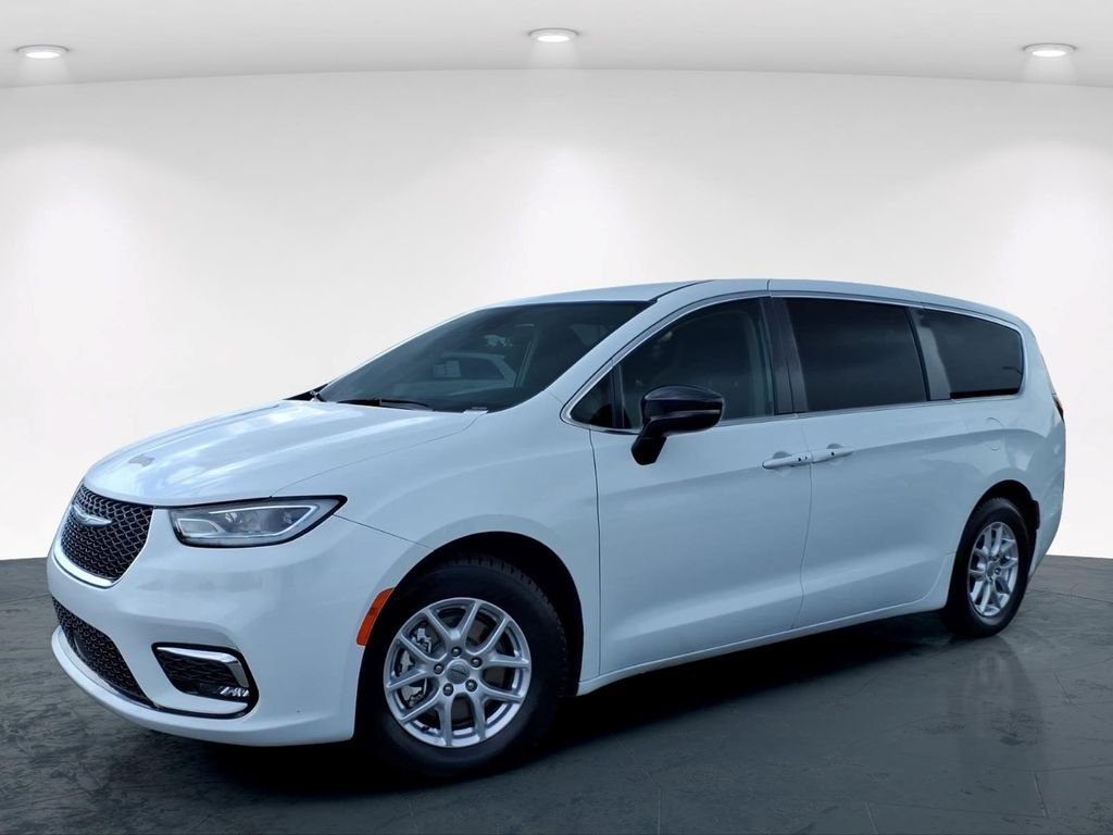 Used 2024 Chrysler Pacifica Touring-L FWD video 2