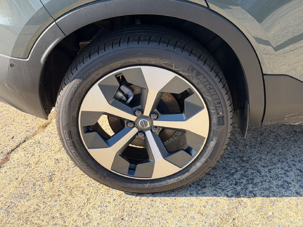 New 2026 Volvo XC40 B5 Plus w/ Protection Package Premier AWD/4WD image 6