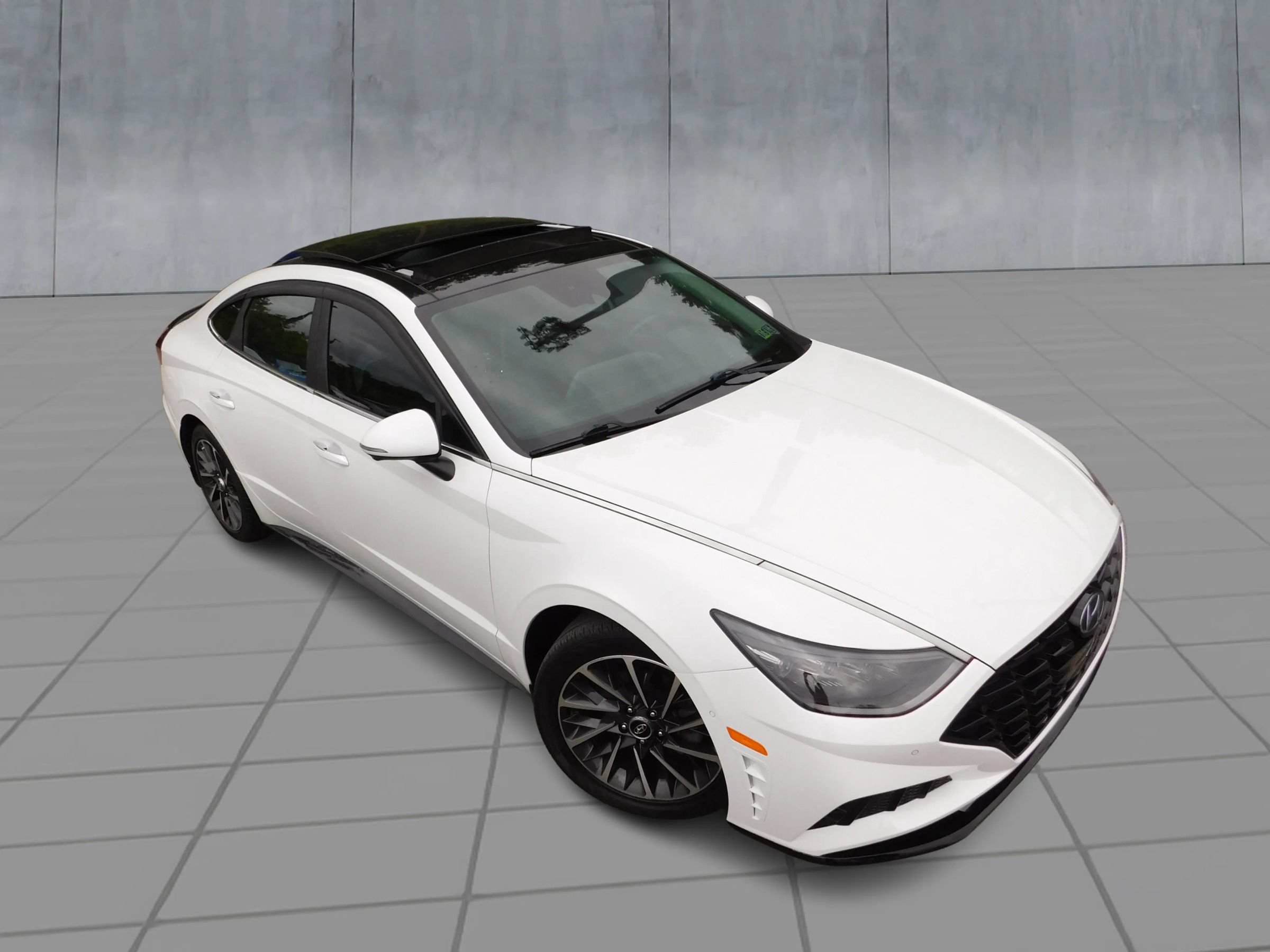 Used 2022 Hyundai Sonata Limited FWD image 2