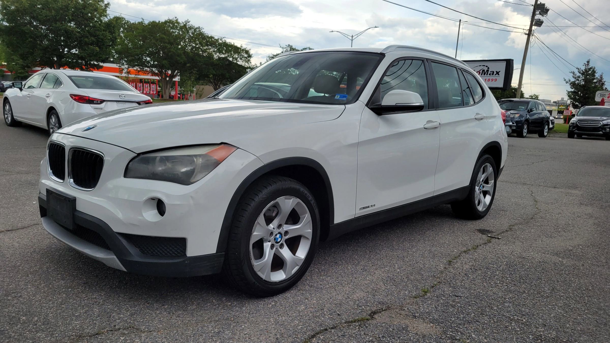 Used 2013 BMW X1 sDrive28i RWD image 1