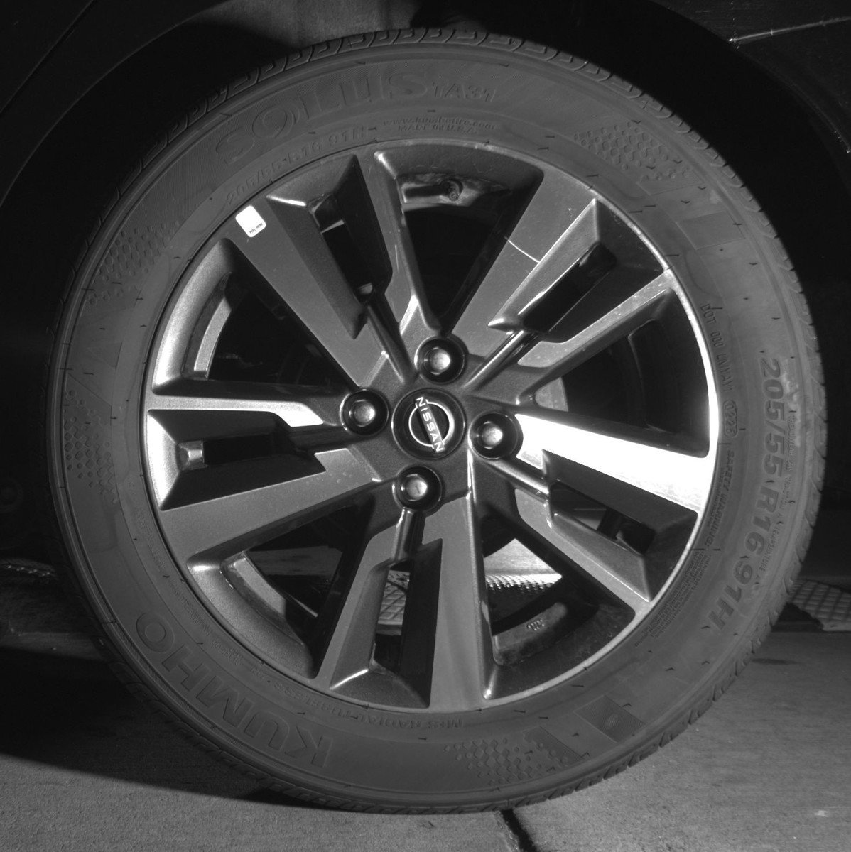 Used 2025 Nissan Versa SV image 14