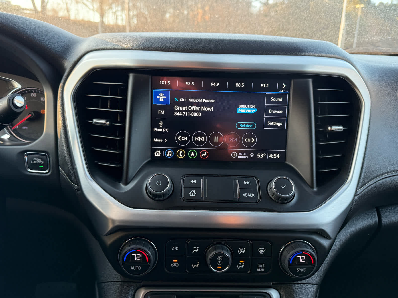 Used 2023 GMC Acadia SLT image 16