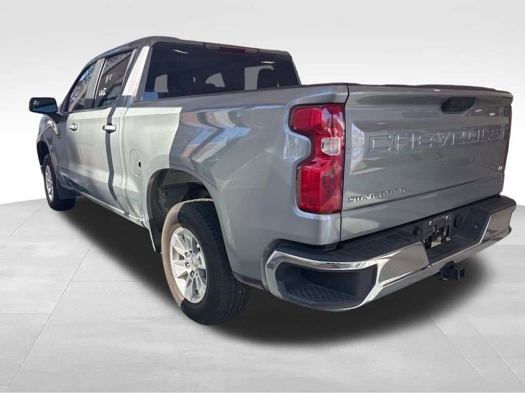 Used 2025 Chevrolet Silverado 1500 LT image 2