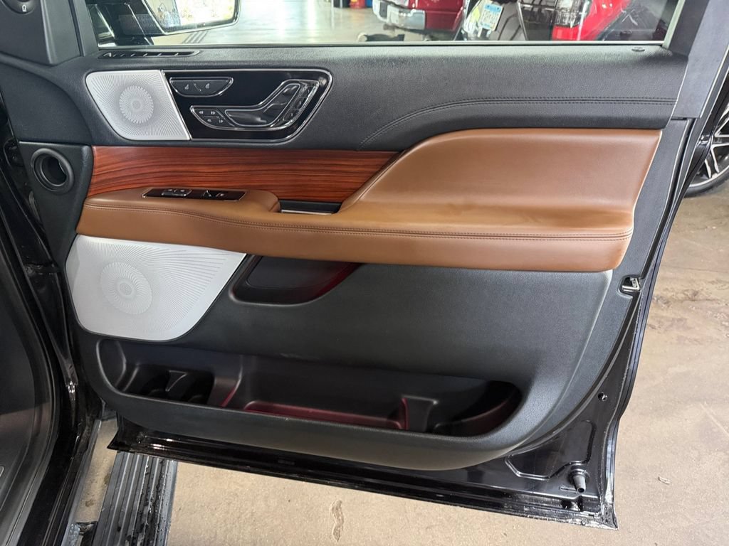 Used 2024 Lincoln Navigator L Reserve w/ Equipment Group 201A AWD/4WD image 16