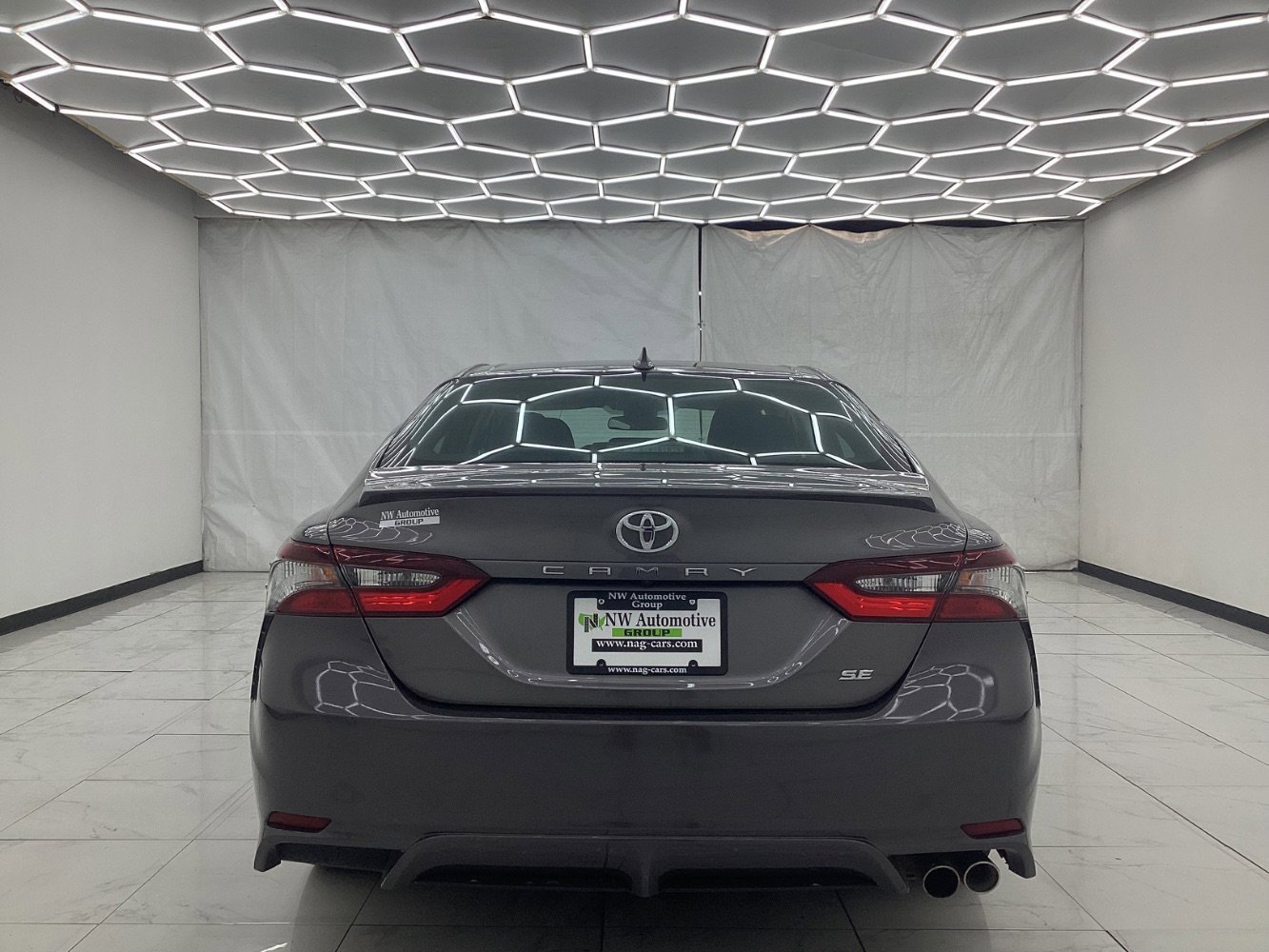 Used 2022 Toyota Camry SE image 10