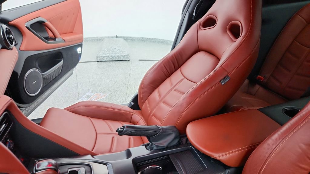 Used 2024 Nissan GT-R Premium w/ Premium Interior Package image 16