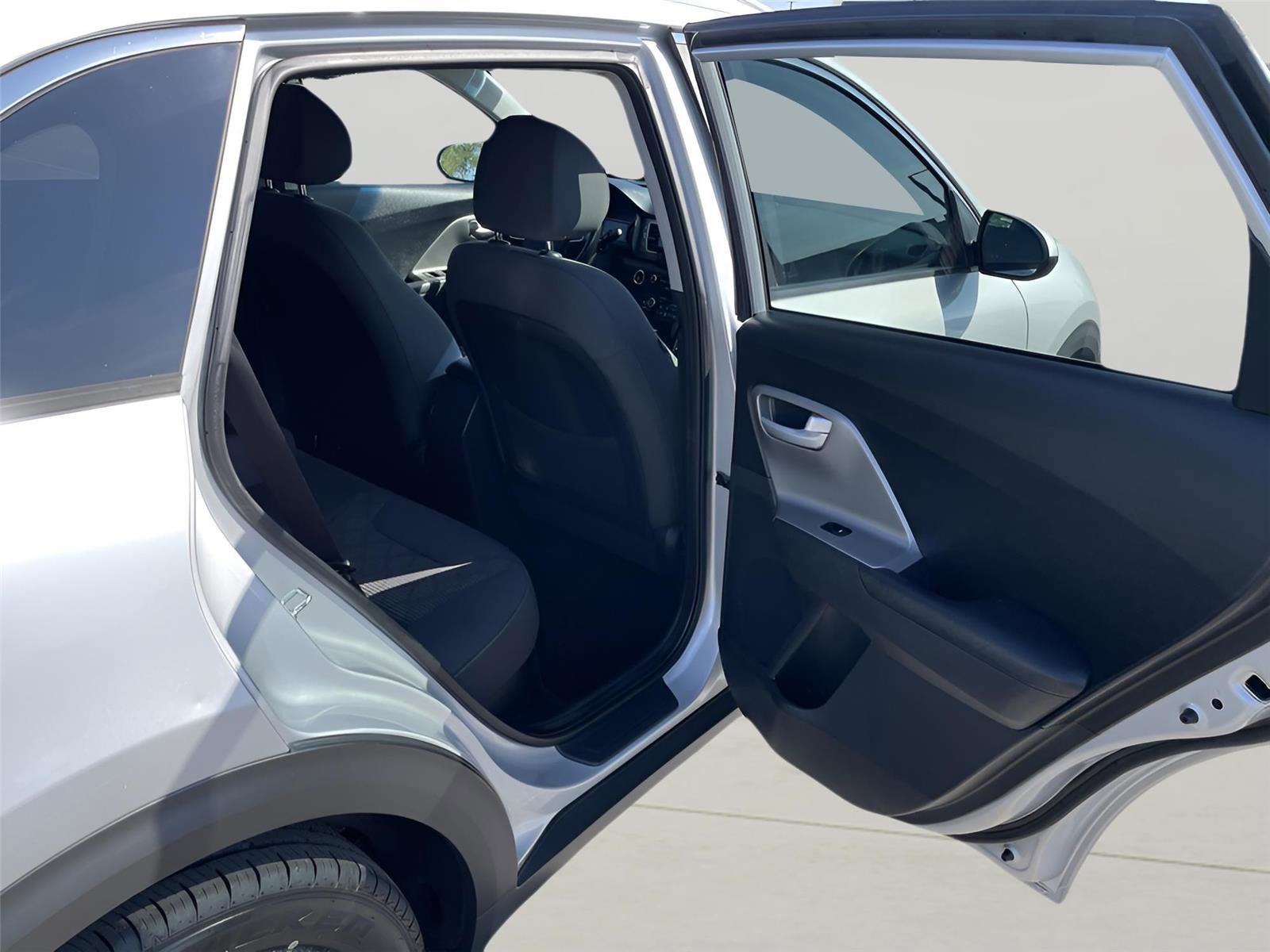 Used 2018 Kia Niro LX image 18