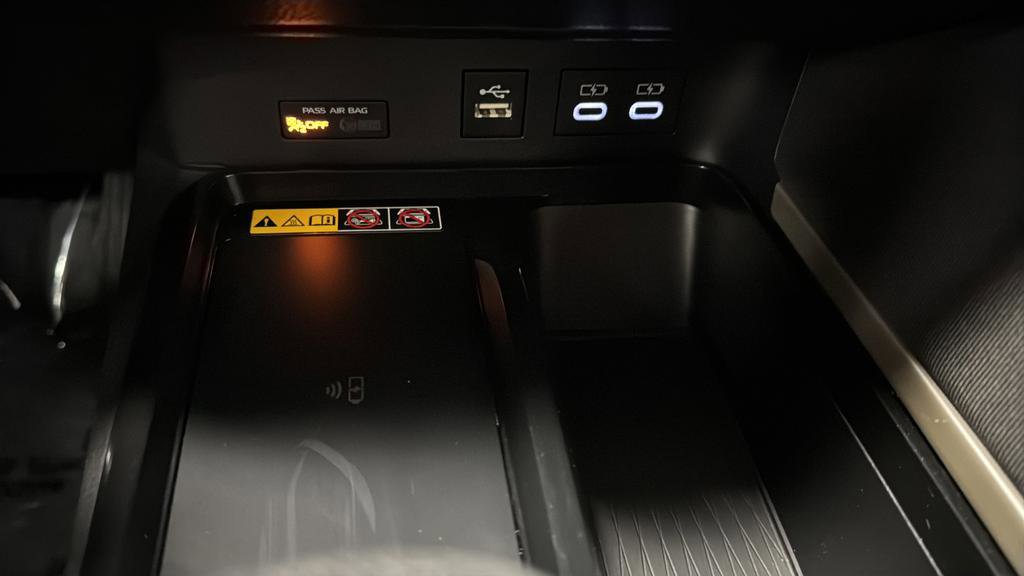 Used 2025 Toyota Camry LE image 34