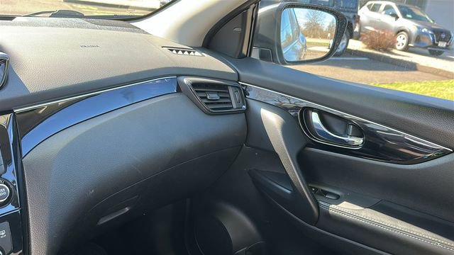 Certified 2017 Nissan Rogue Sport SL w/ SL Premium Package AWD/4WD image 21