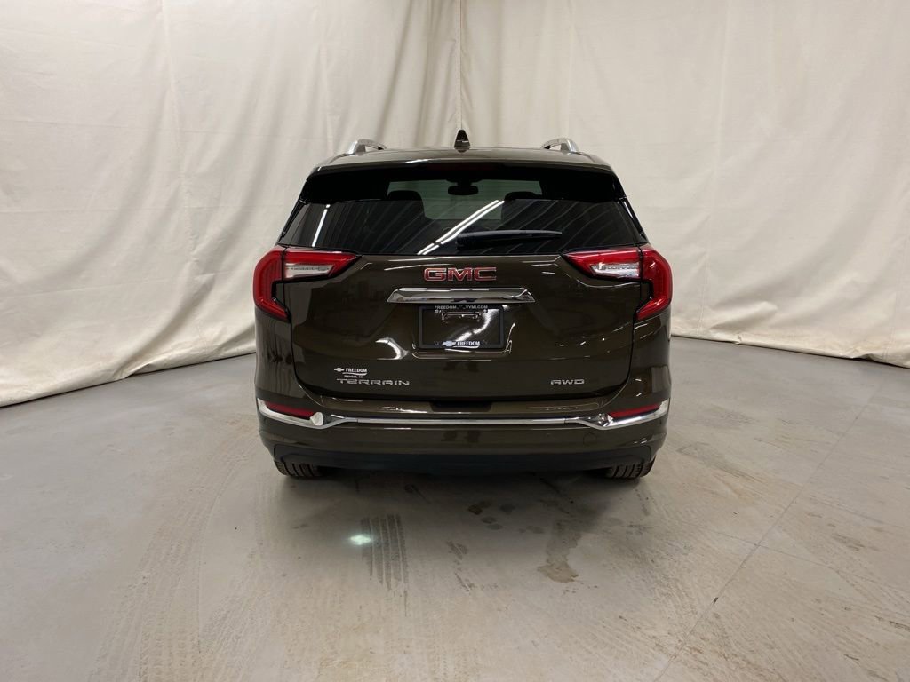 Used 2024 GMC Terrain Denali w/ Denali Premium Package image 7