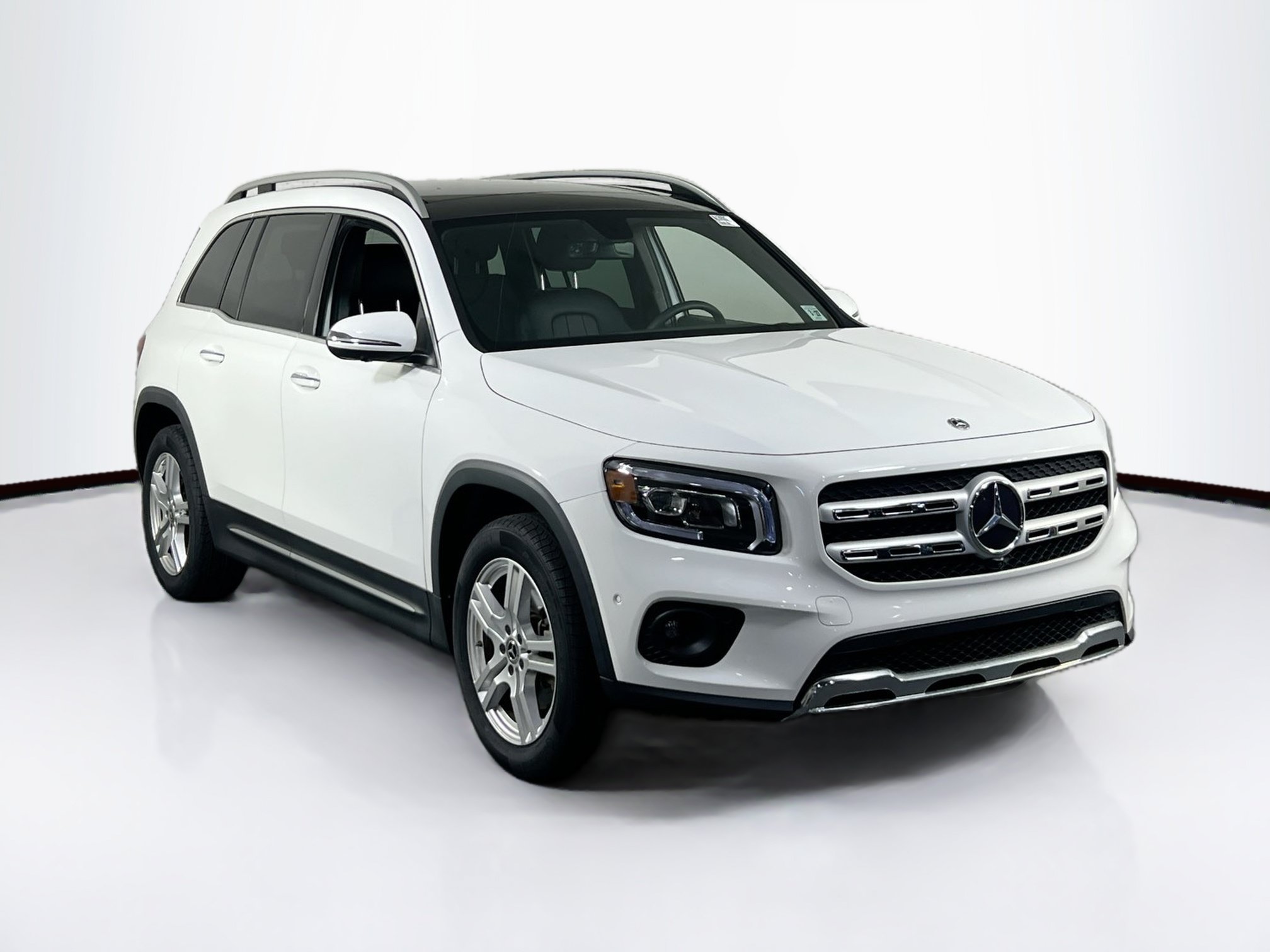 Used 2022 Mercedes-Benz GLB 250 4MATIC image 3