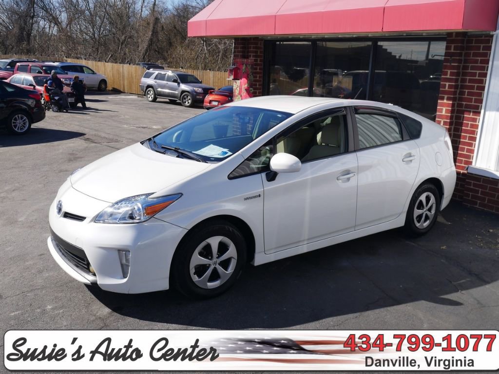 Used 2014 Toyota Prius Two FWD image 1