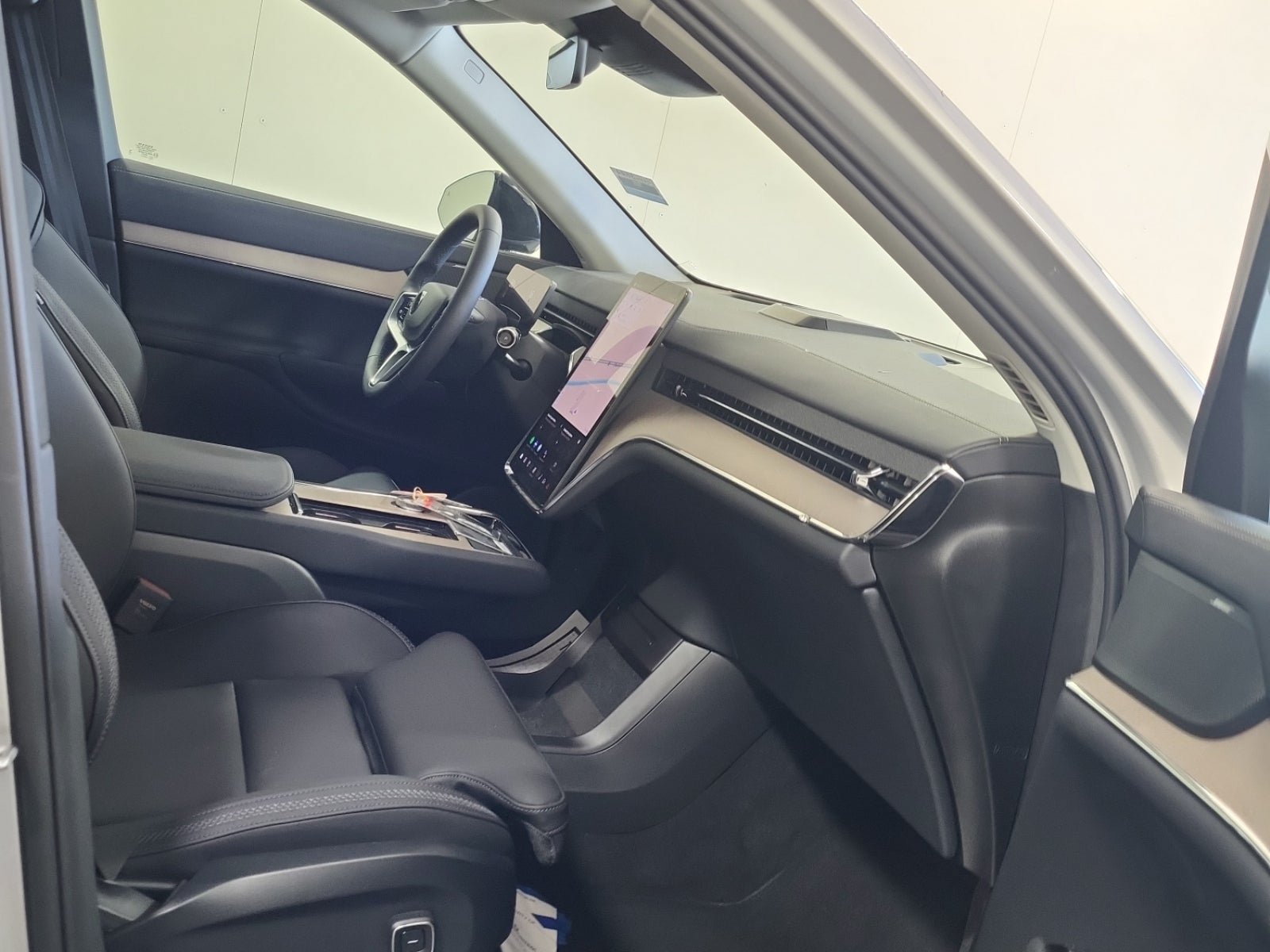 Used 2025 Volvo EX90 Plus AWD/4WD image 4
