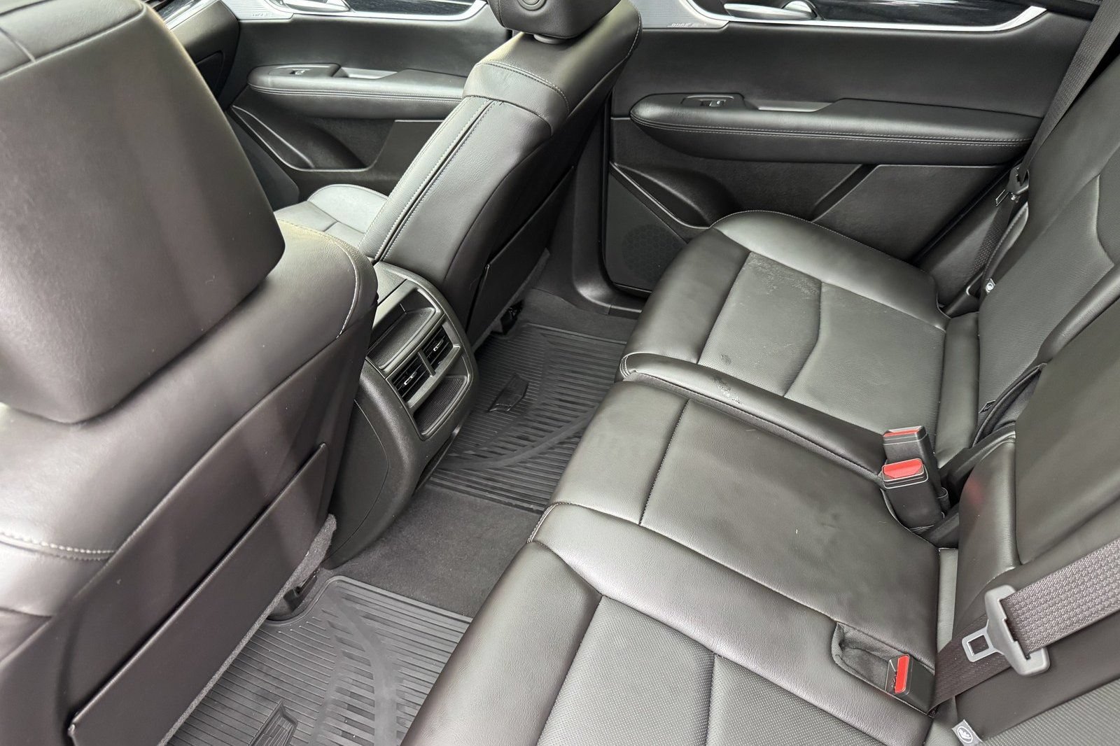Used 2025 Cadillac XT5 Premium Luxury AWD/4WD image 13