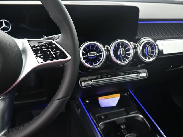 New 2025 Mercedes-Benz GLB 250 image 2