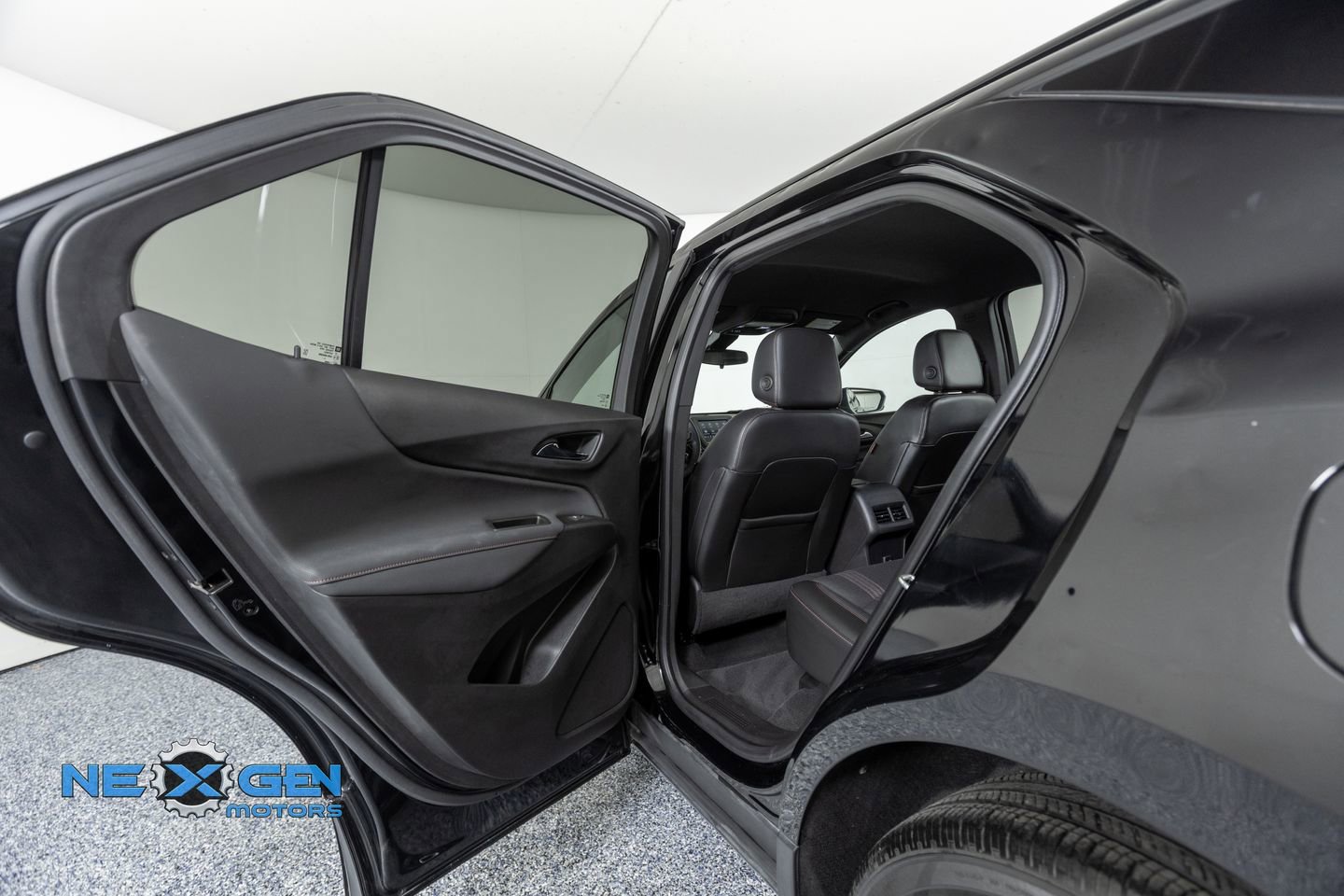 Used 2023 Chevrolet Equinox RS image 23