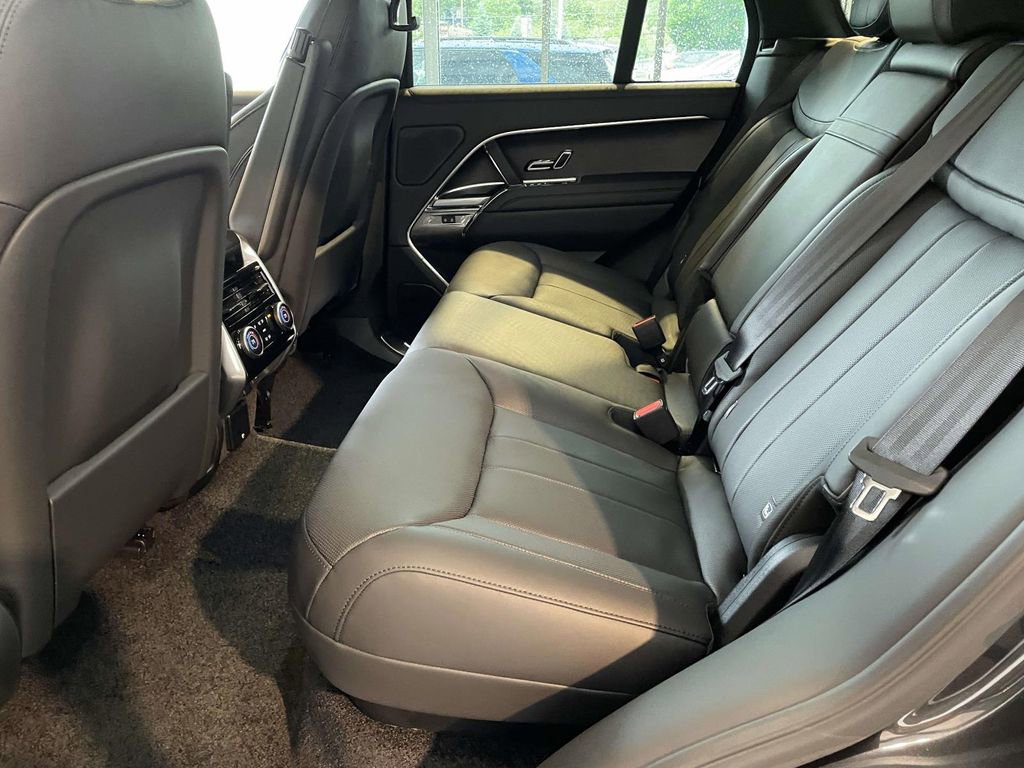 New 2026 Land Rover Range Rover SE AWD/4WD image 16