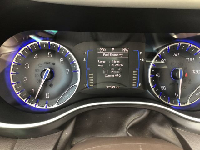 Used 2017 Chrysler Pacifica Touring-L FWD image 31