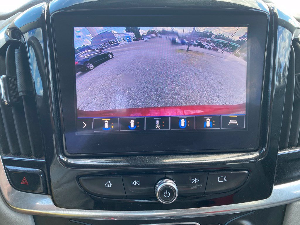 Used 2020 Chevrolet Traverse LT w/ LT Premium Package FWD image 14