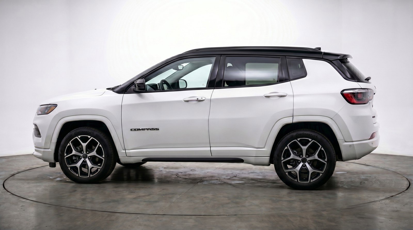 Used 2025 Jeep Compass Limited AWD/4WD image 5