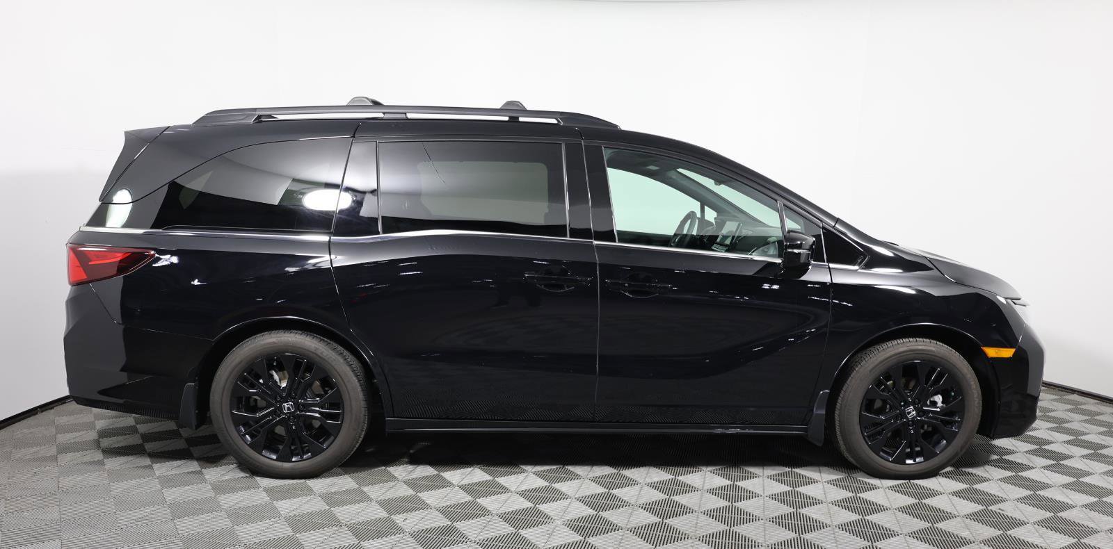 Used 2026 Honda Odyssey Sport-L image 4