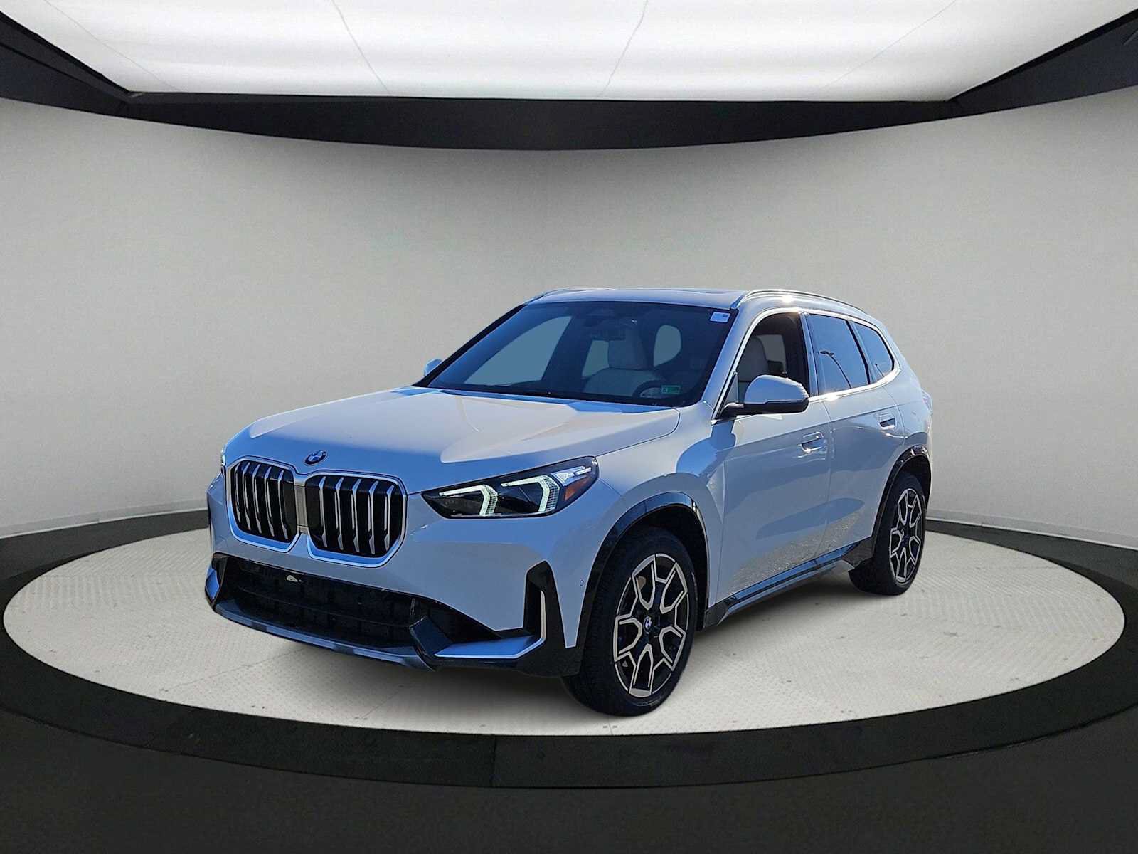 Used 2026 BMW X1 xDrive28i AWD/4WD image 4