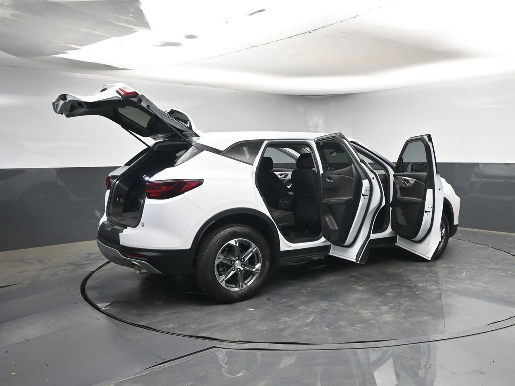 Used 2025 Chevrolet Blazer LT image 48