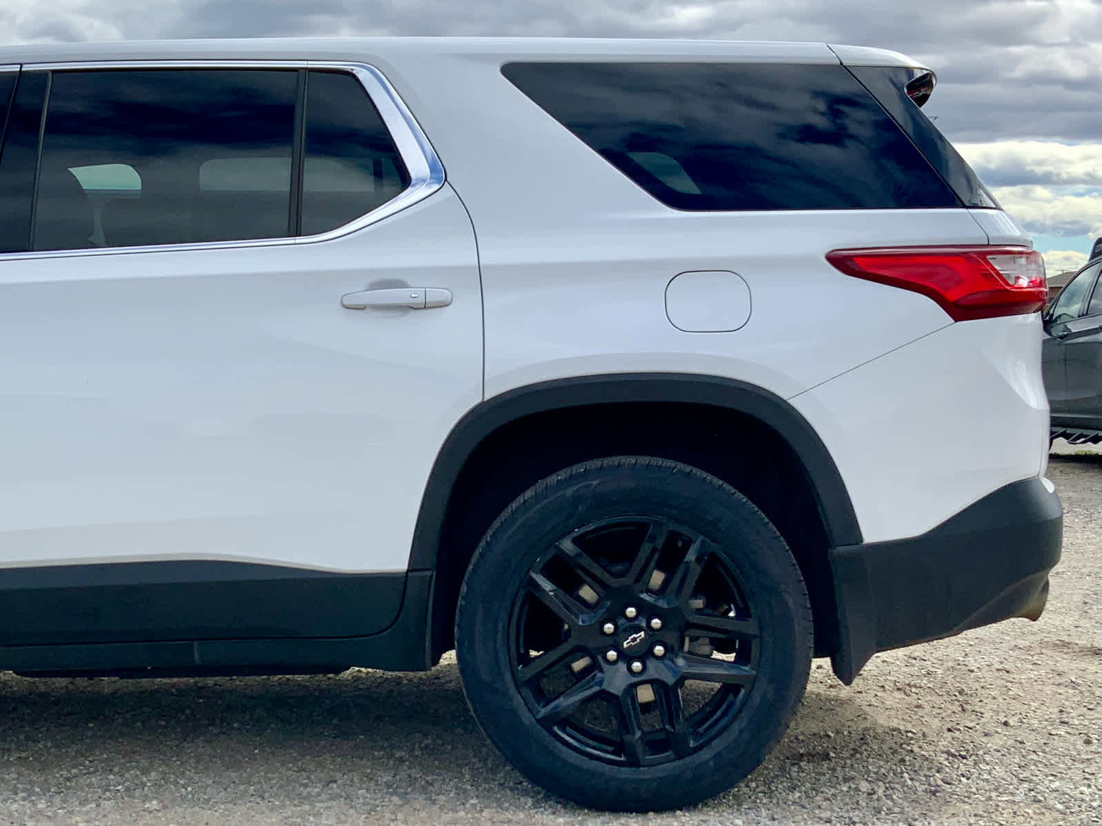 Used 2019 Chevrolet Traverse LS w/ LPO, Blackout Package AWD/4WD image 11