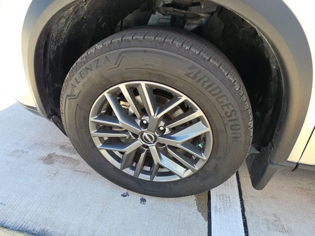 Used 2025 Nissan Rogue S FWD image 10