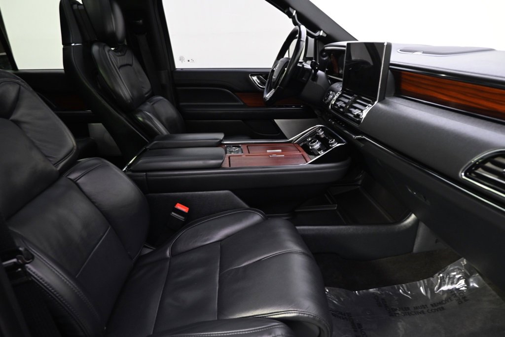 Used 2024 Lincoln Navigator Reserve image 16
