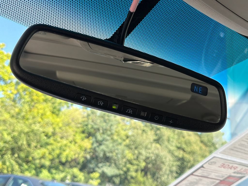 Used 2015 Toyota Sienna XLE Premium FWD image 34
